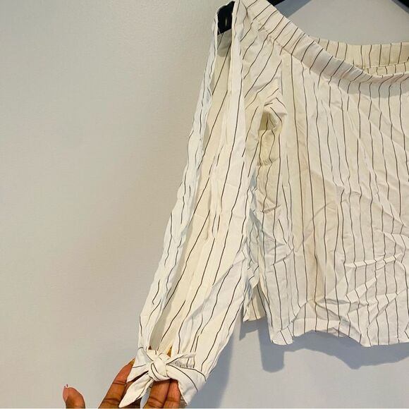 Bailey 44 Even Keel Off-the-Shoulder Top Size Large - Picture 4 of 9